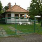 BF20 balatonfenyvesi  vízparti nyaraló saját stéggel