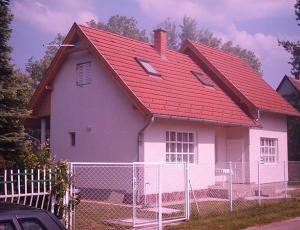 BF2 balatonfenyvesi vízparti nyaraló