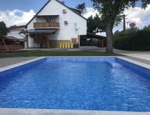 Apartment with pool 350 meters from the lake Balaton in Nimrod Street at Balatonfenyves