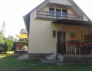 Balatonfenyves - Waterfront  Villa for 8 People next to the Beach